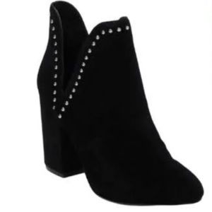 Steve Madden never worn studded suede “Rock Star” booties in black size 7.5